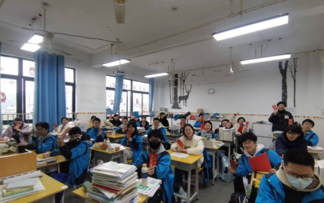 每一位师生的共同努力需要在日常的教育教学实践中不断积淀和升华 每一位师生的共同努力需要在日常的教育教学实践中不断积淀和升华